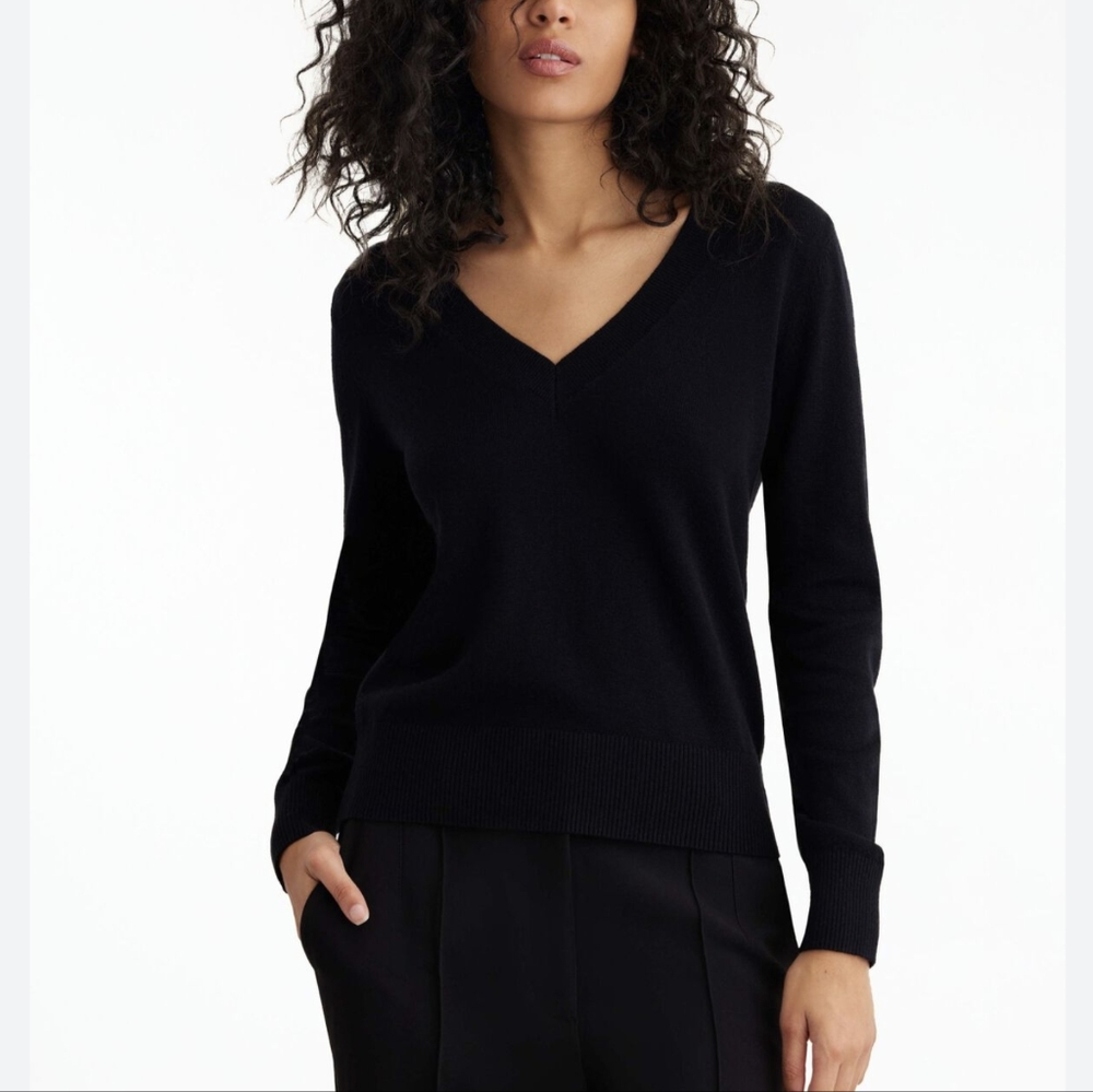 🎉3/$50🎉 ESPRIT Long Sleeve V-Neck Sweater